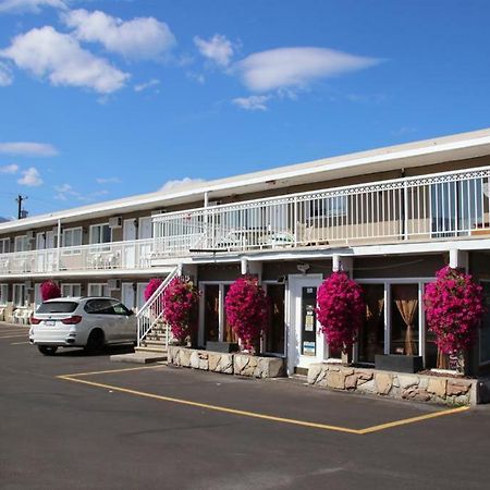 Plaza Motel Penticton Ngoại thất bức ảnh