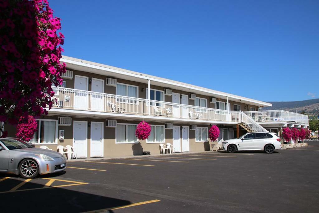 Plaza Motel Penticton Ngoại thất bức ảnh