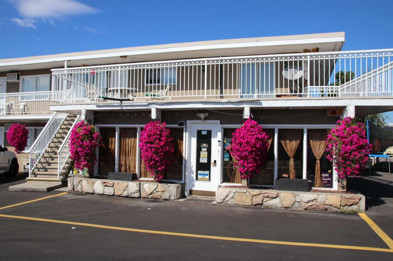 Plaza Motel Penticton Ngoại thất bức ảnh