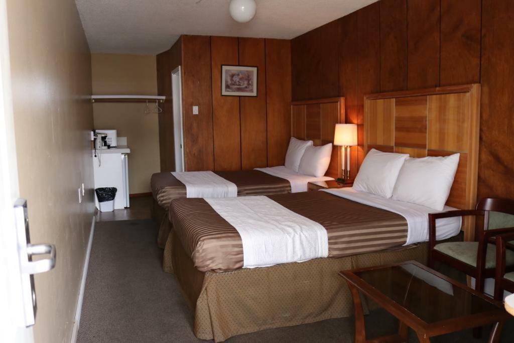 Plaza Motel Penticton Ngoại thất bức ảnh